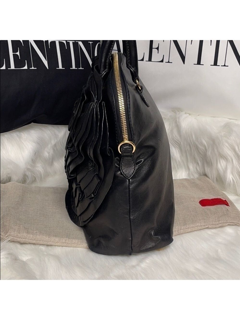 AUTHENTIC VALENTINO GARAVANI PETALE BLACK NAPPA LEATHER ROSETTE DOME BAG - Picture 6 of 14